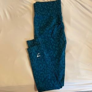 Blue gym shark animal print adapt leggings size large